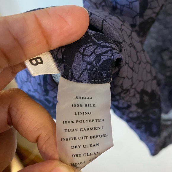 Ann Taylor 100% Silk Dark Blue formal Floral Ruffle top size medium - Picture 5 of 10